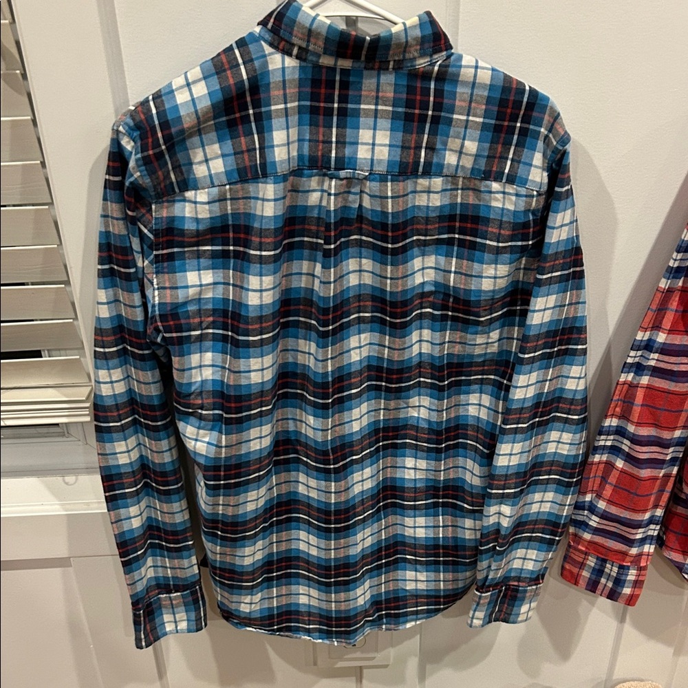 American Eagle Outfitters Men's Blue and Red Plaid Shirt - Picture 3 of 3